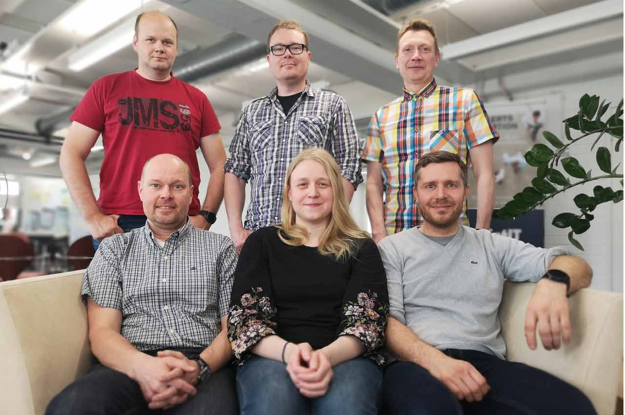 Pupesoft asiantuntijatiimi Kuvassa: Tero Airasjärvi, Olli Björkqvist, Markku Levänen, Petri Heino, Hanna-Maria Hagberg ja Johan Tötterman.
